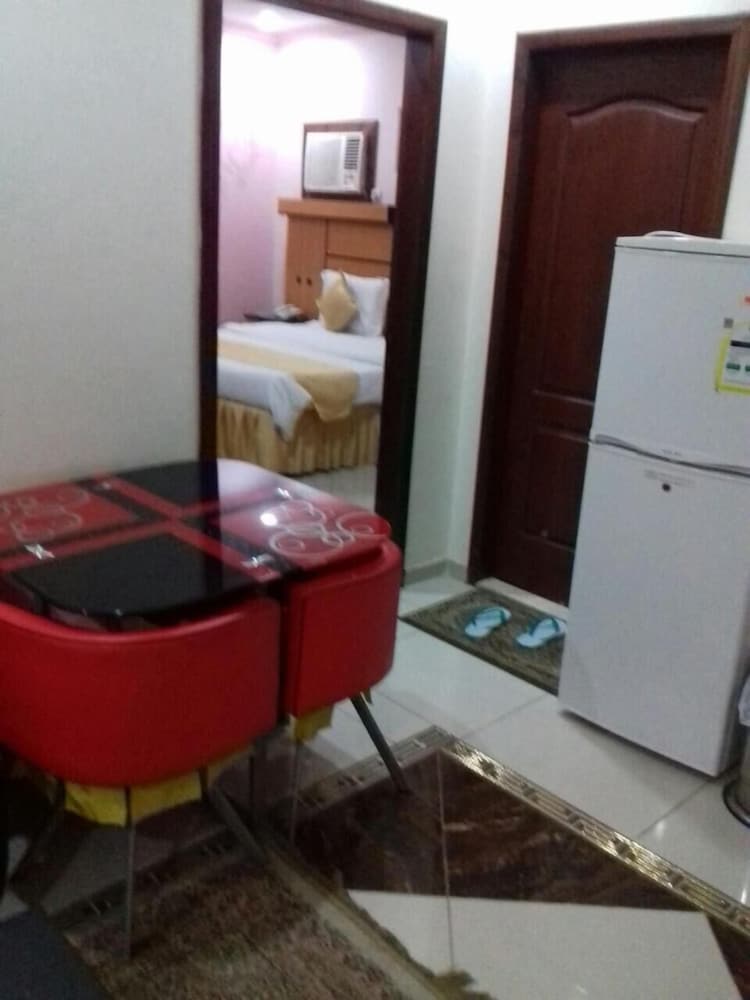 Фото Qanadil Al Raha Hotel Apartments