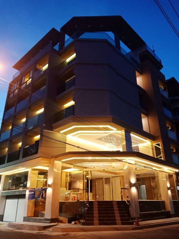 Фото отеля 1