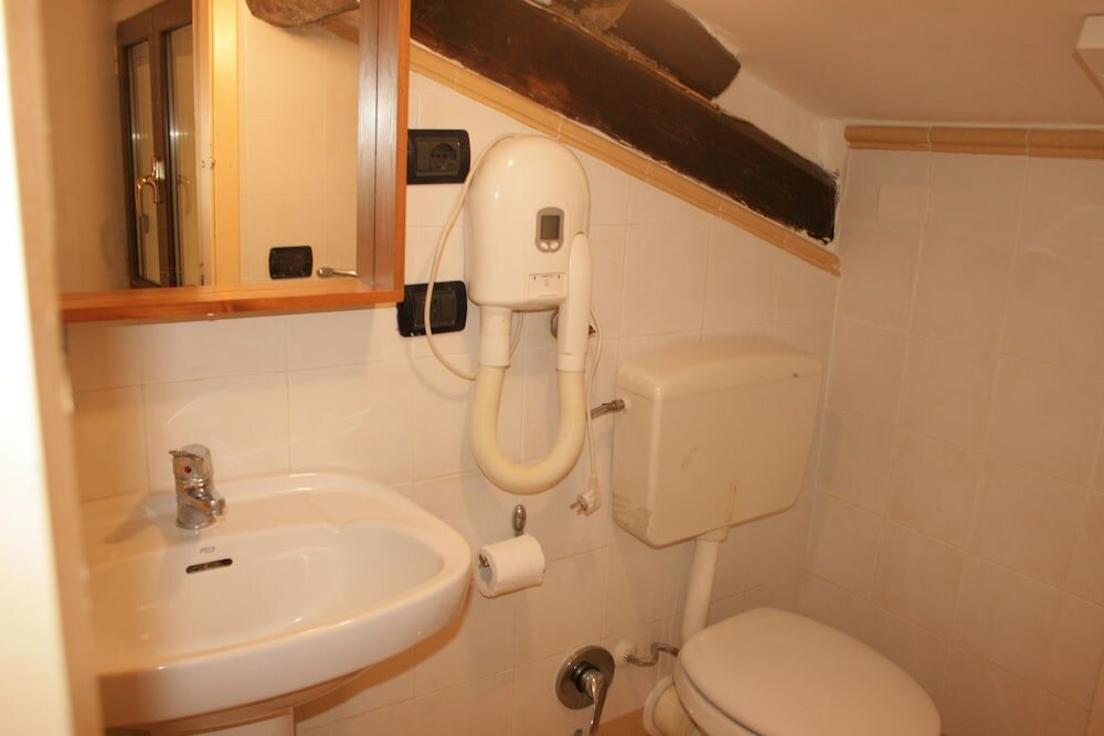 Фото Sixtythree Guesthouse