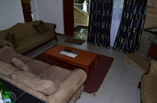 Гостиница Maya's Guest House в Ньери
