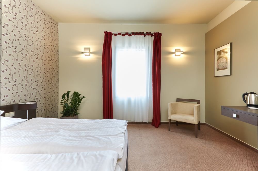 Фото Villa Patzay Borhotel