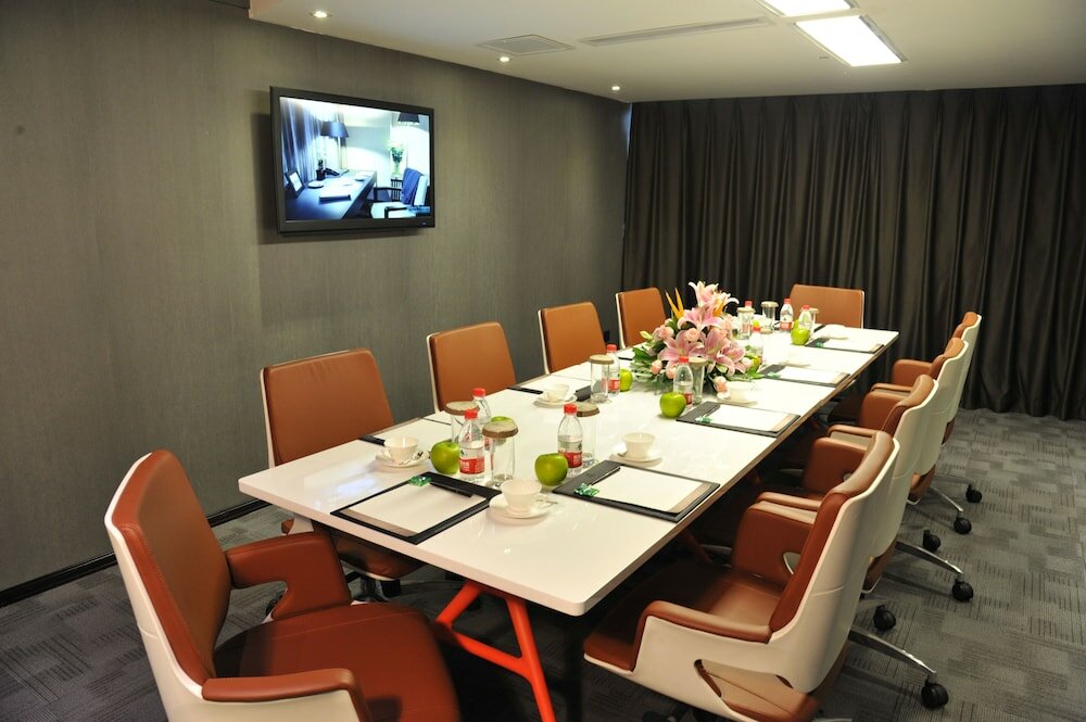 Фото Chongqing Landyatt Park Hotel