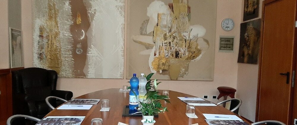 Фото Hotel Querini Budget & Business Hotel