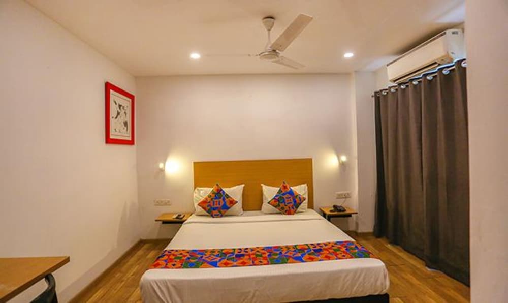Фото Fabhotel F9 Paschim Vihar