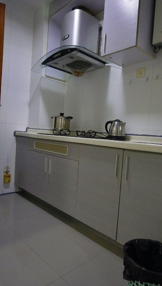 Фото Homehunter Short Term Apartment