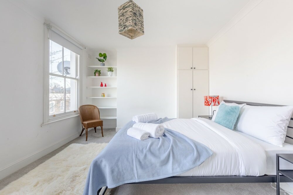 Фото Spacious 3 Bedroom Flat in Brixton
