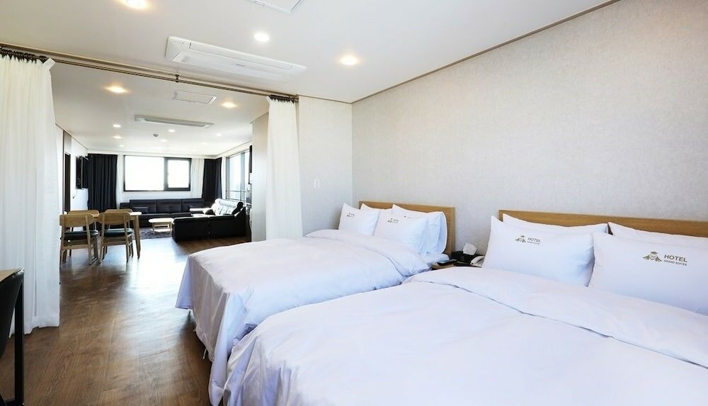 Фото Hotel Grand Suite