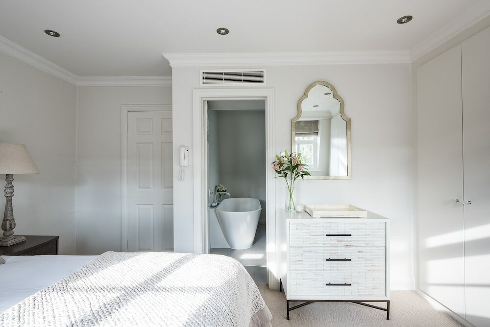 Фото Ultra luxurious London home for 5-7