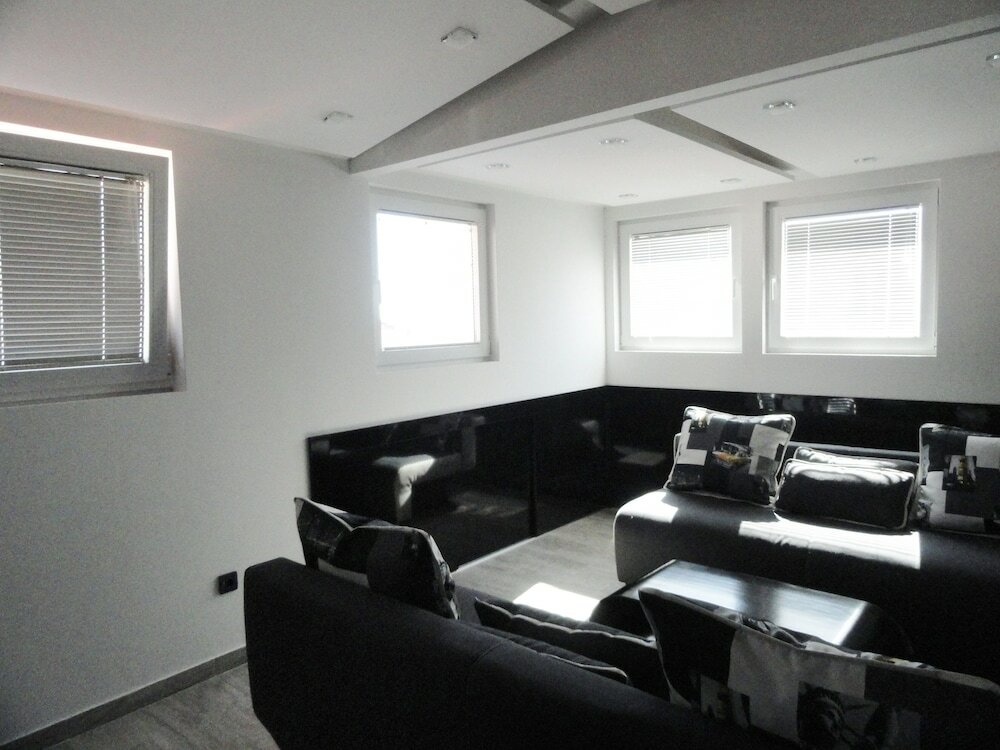 Фото Apartments Holiday Budva