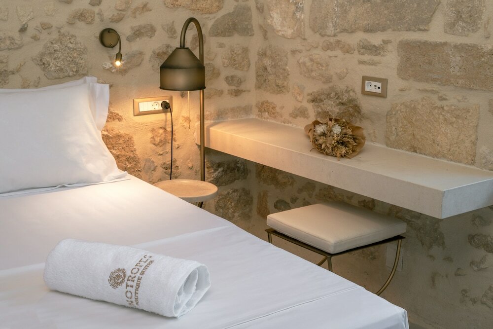 Фото Inotropes Boutique Suites - Adults Only