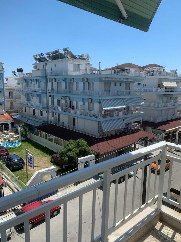 Гостиница Zeusplace Spacious Apartment Private Parking в Паралии Катерини