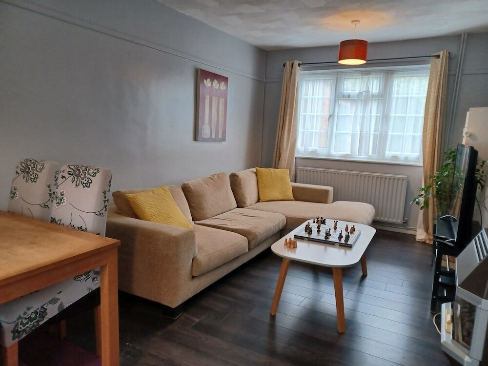 Фото Poynters House - Huku Kwetu Luton