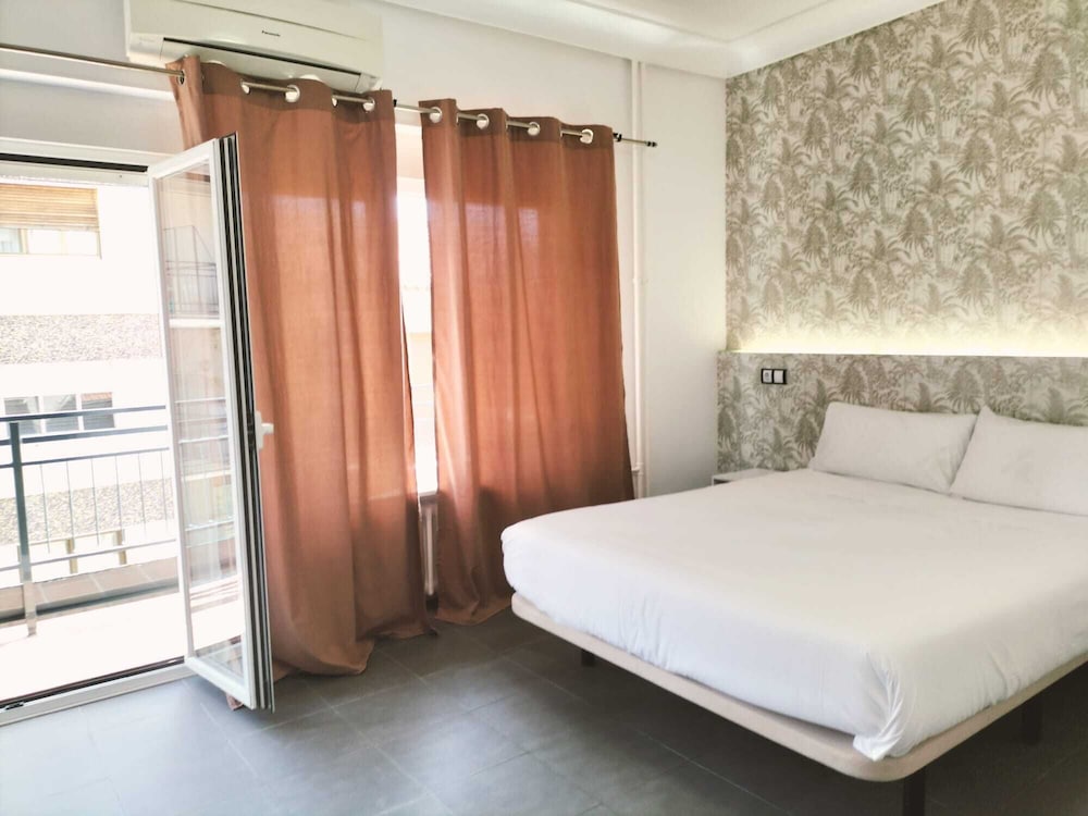 Фото Hostal Gonzala by gaiarooms