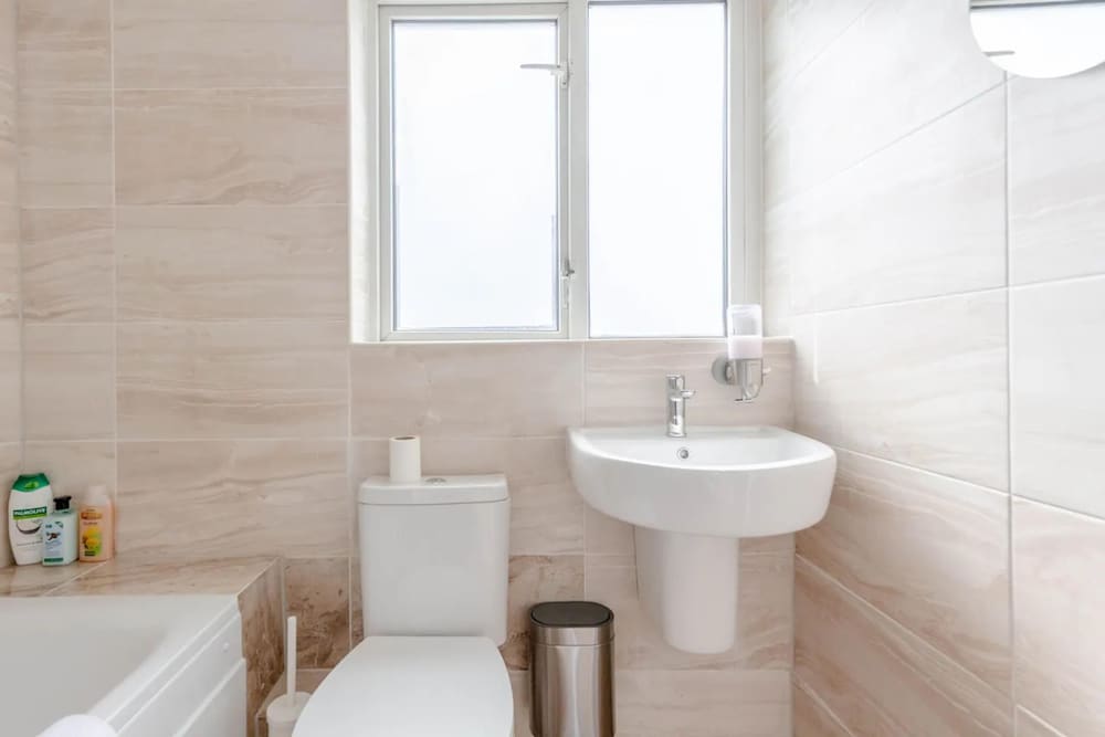 Фото Modern 2bd Flat - 5 min to London City Airport