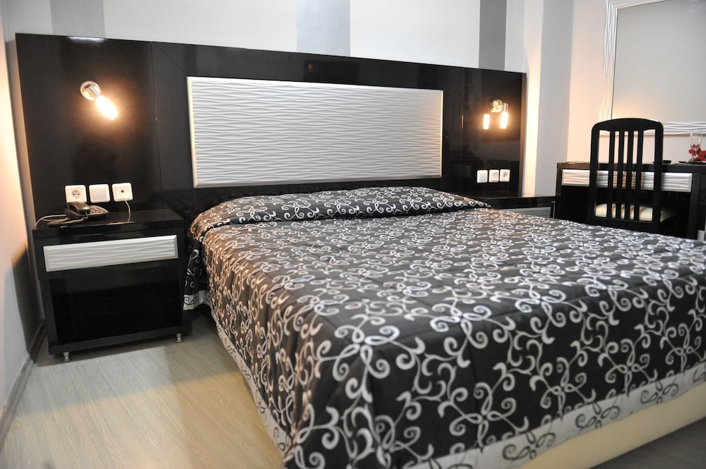 Фото Hotel Emporiko