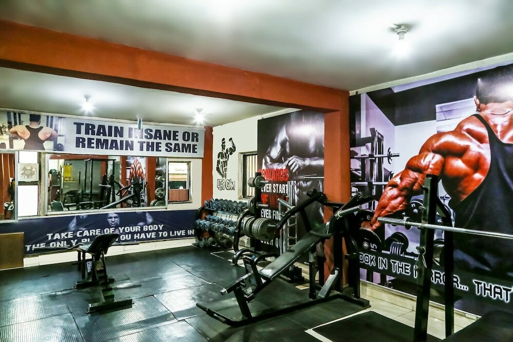 Фото Oyo Flagship 18270 Eon Studio Apartments