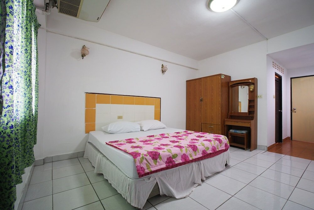 Фото Oyo 1004 Naklua Mansion