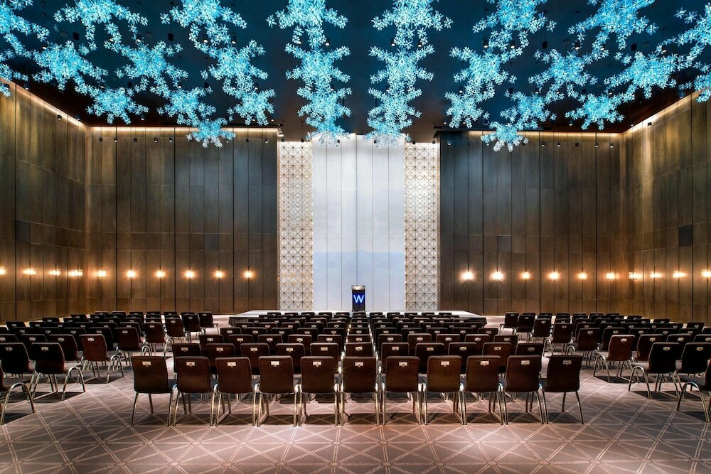 Фото W Guangzhou