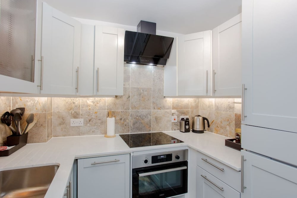 Фото Homely 2 Bedroom Apartment in Maida Vale