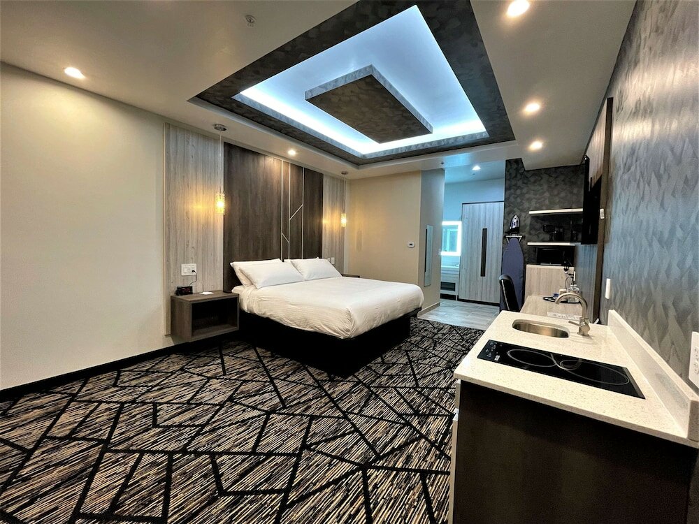 Фото SureStay Hotel by Best Western Houston Southeast