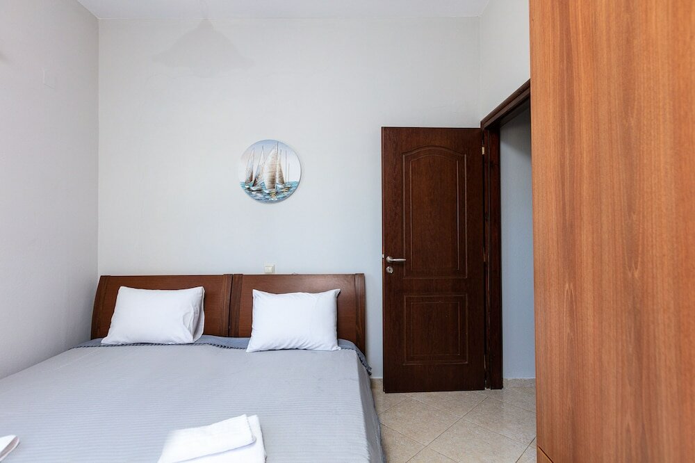 Фото Helena's Aparthotel