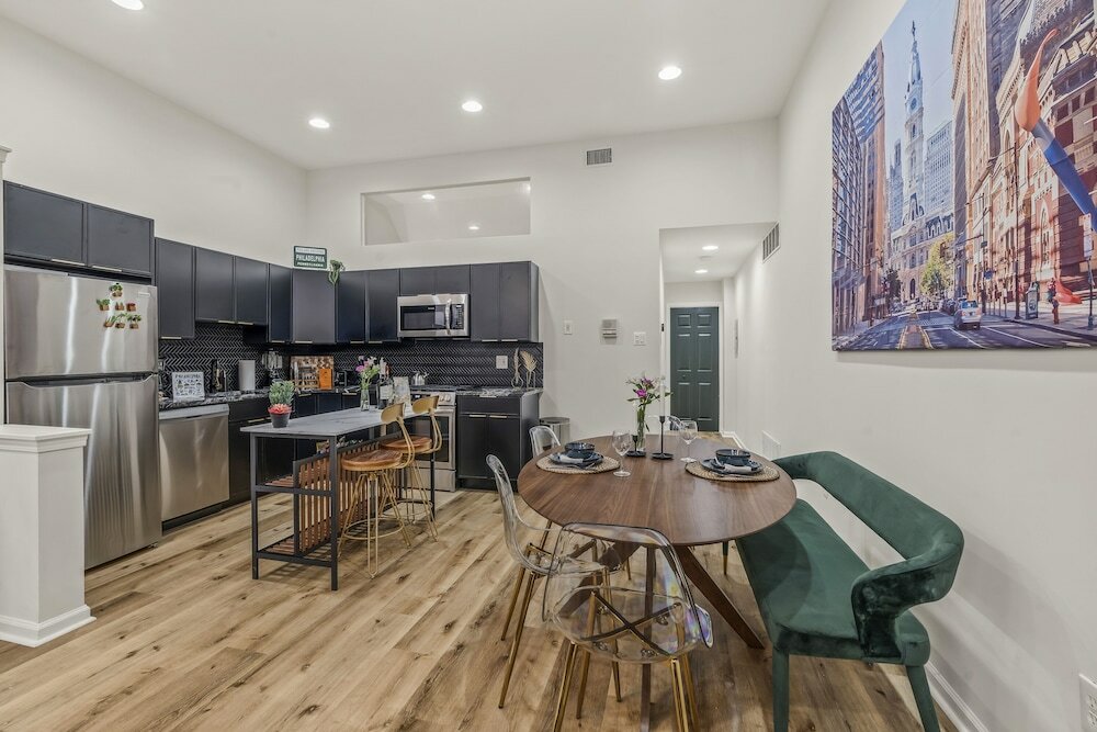 Фото Charming Historic Gem Heart of Philly 2b