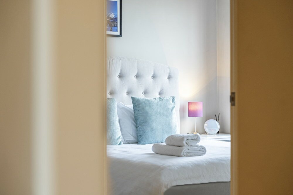 Фото Peaceful Putney Apartment by Underthedoormat