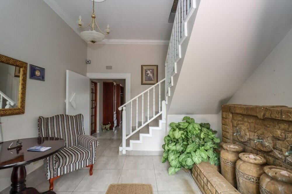 Фото The Lakehouse Guest House