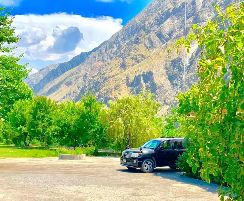 Фото Gahirat Castle