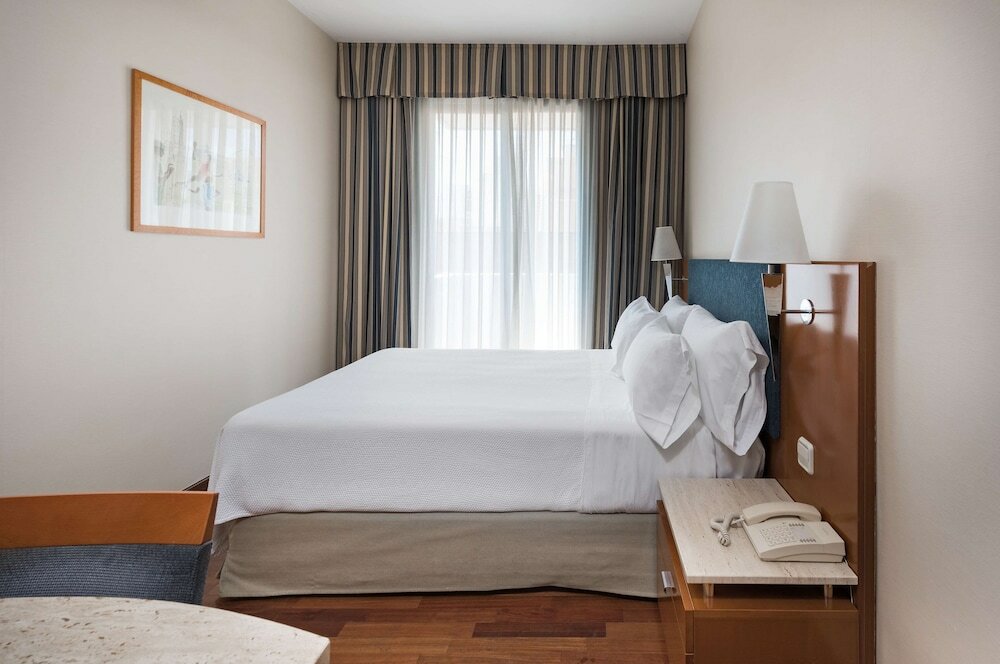 Фото Nh Castellón Mindoro Hotel