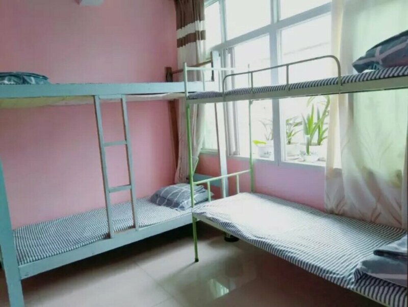 Гостиница Fenghuang Long Time No See Hostel
