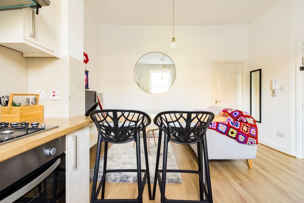 Фото Mornington Crescent Apartments