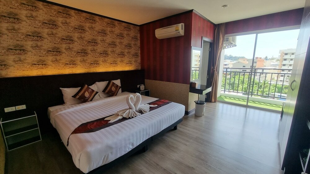 Фото Sereneburi Patong Residence