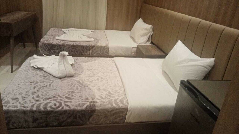 Фото Rotana Palace Suites