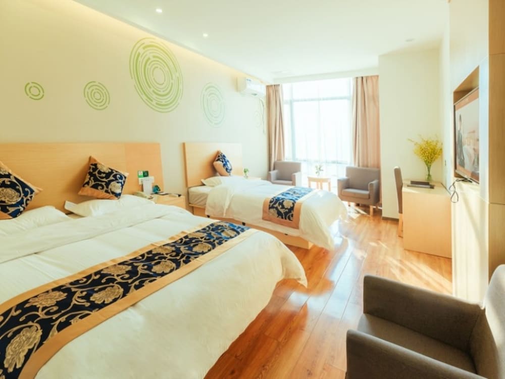 Фото GreenTree Inn Shanghai Fengxian District Nanqiaoxincheng Metro Station Express Hotel