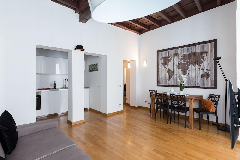 Фото A World Aparts - 87 Boschetto