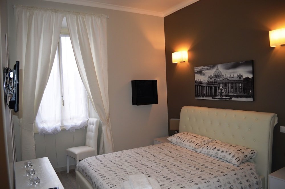 Фото Maison Vaticana