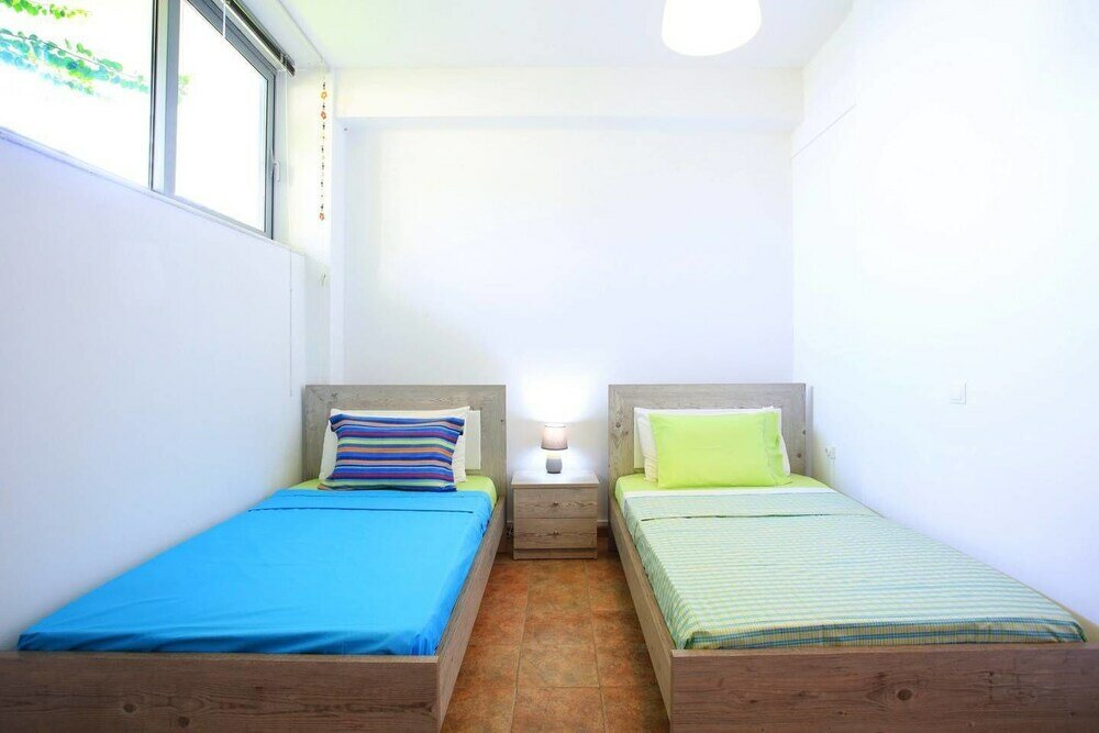 Фото Seafront home 4' walk to private beach