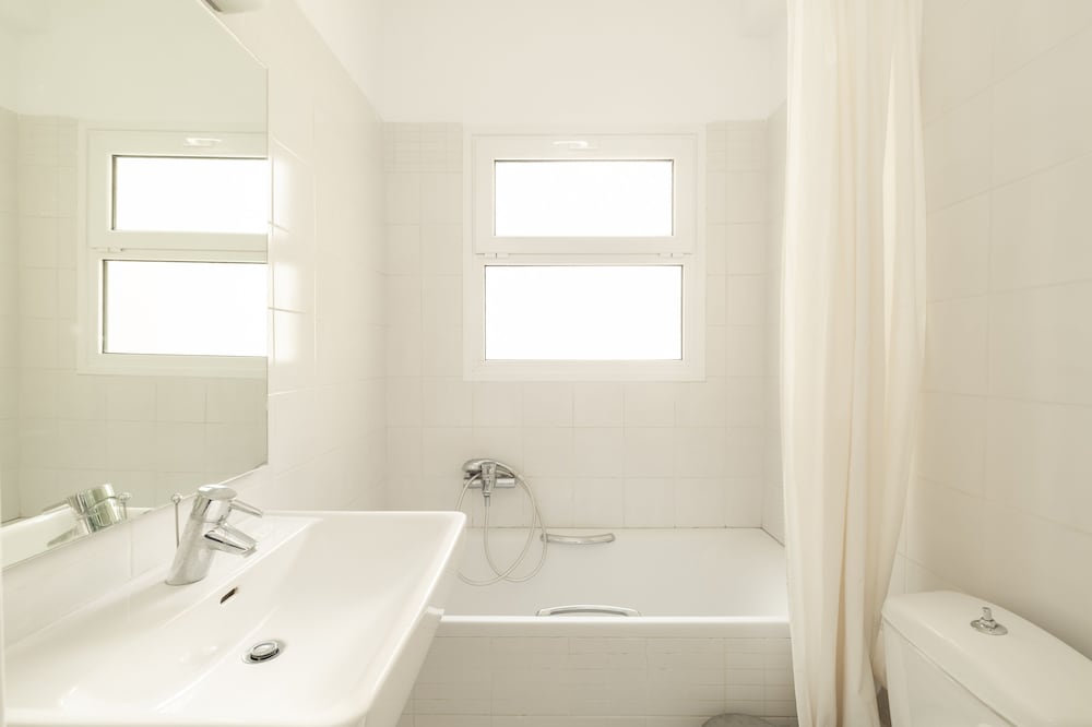 Фото Vibrant in Pangrati by Athenian Homes