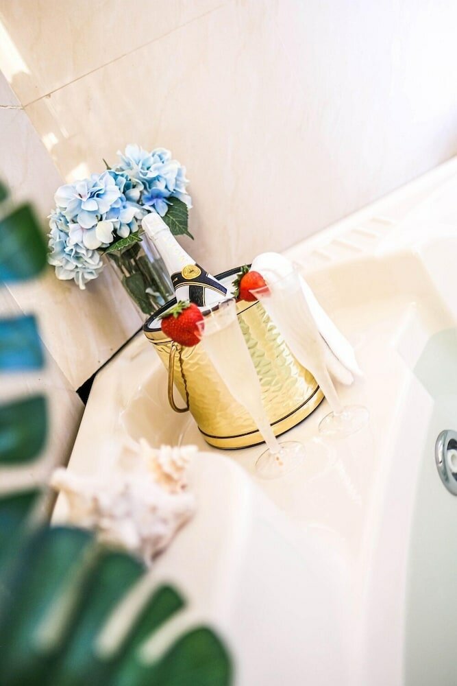 Фото Ocean Front Property - Villa 3 Aruba with Hot Tub