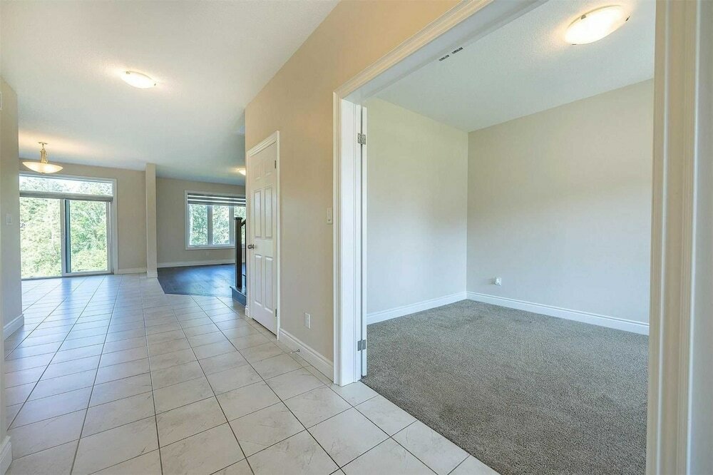 Фото Spacious Private Comfortable Home