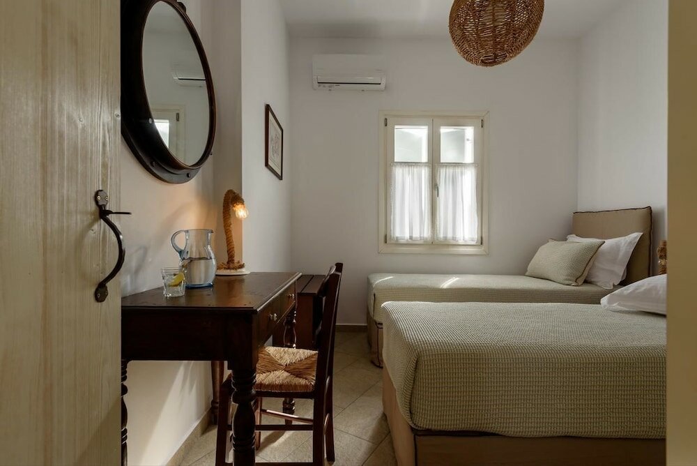 Фото Irene Kimolos Villas