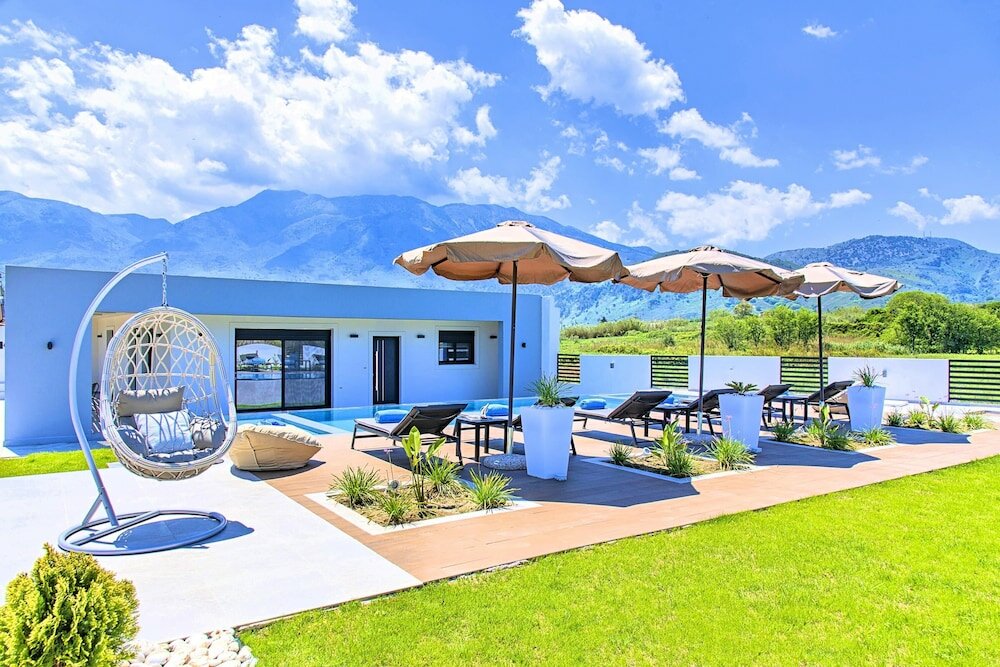 Фото Villa Solaris Heated Pool & Hot Tub