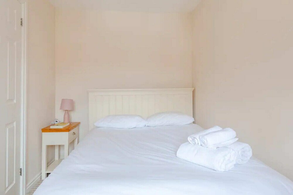 Фото Bright and Inviting 2bd House - Bethnal Green