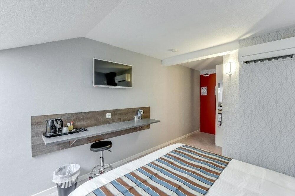 Фото The Originals Access, Hôtel Thouars