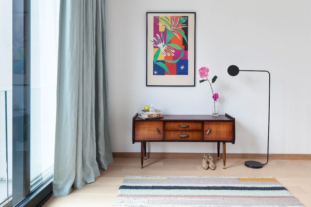 Фото Unit 6 - Colorful Smart Home Triplex Private Garden & Parking