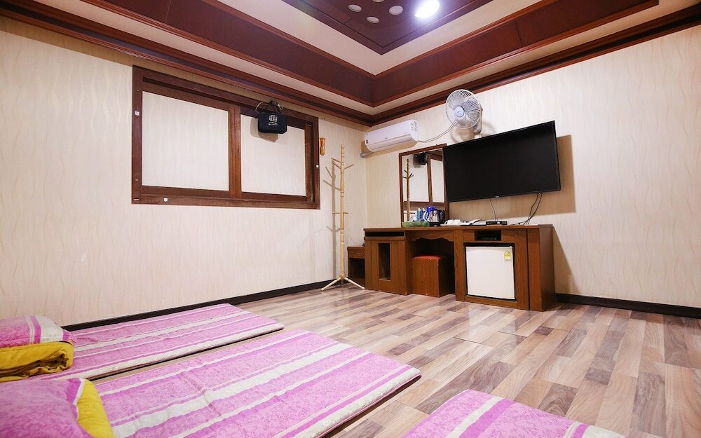 Фото Nonsan Titanic Motel