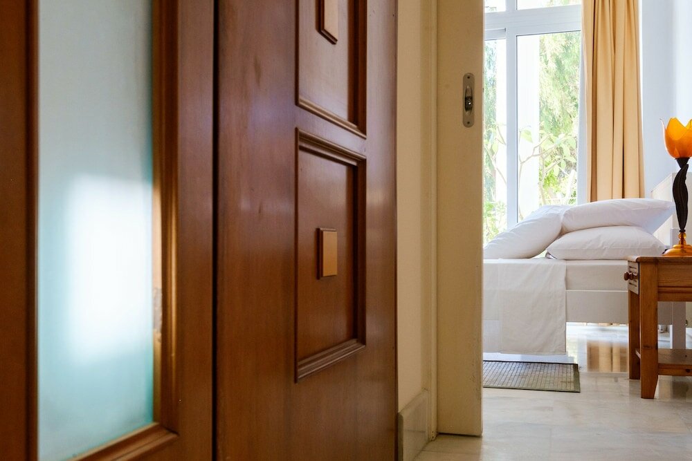 Фото Steps to the beach family Home in Agioi Apostoloi