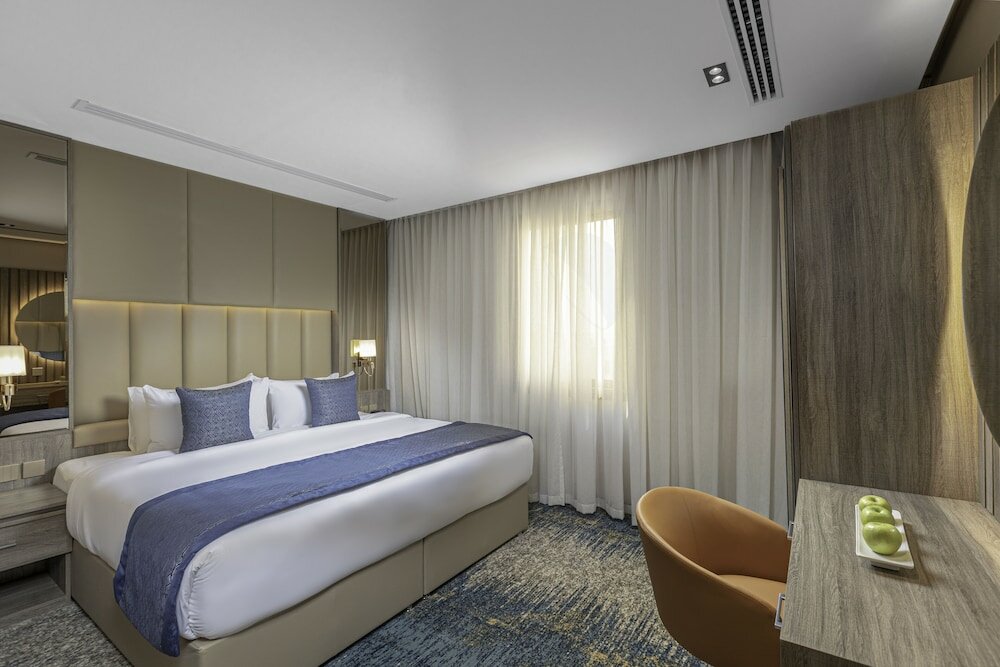 Фото Seven Gardens Hotel