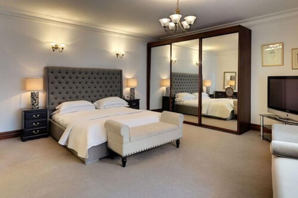 Фото Carlton Court - Mayfair